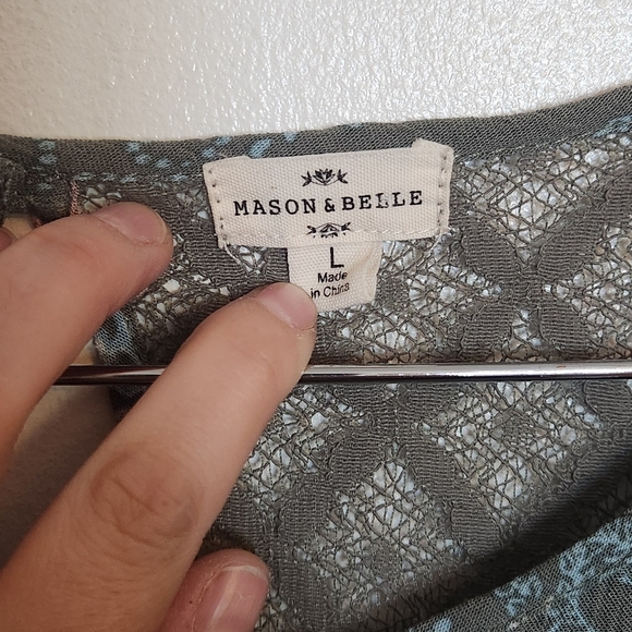 Chic Women's Blouse - Gray and Pink - Picture 2 of 3